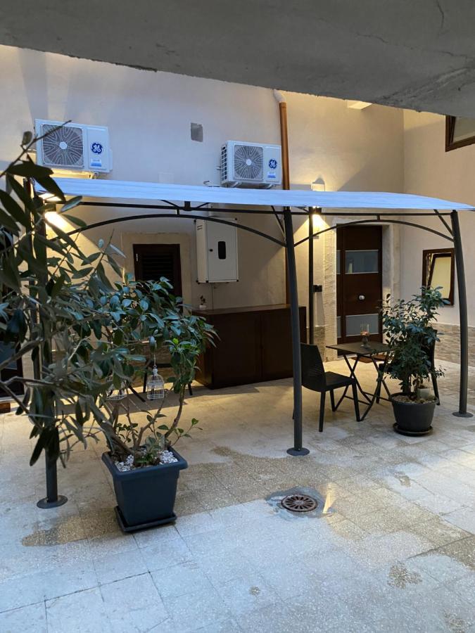 Il Cortiletto28 Rooms & House Syracuse Buitenkant foto